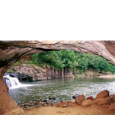 Gruta 3 de Mayo, vista desde el interior.